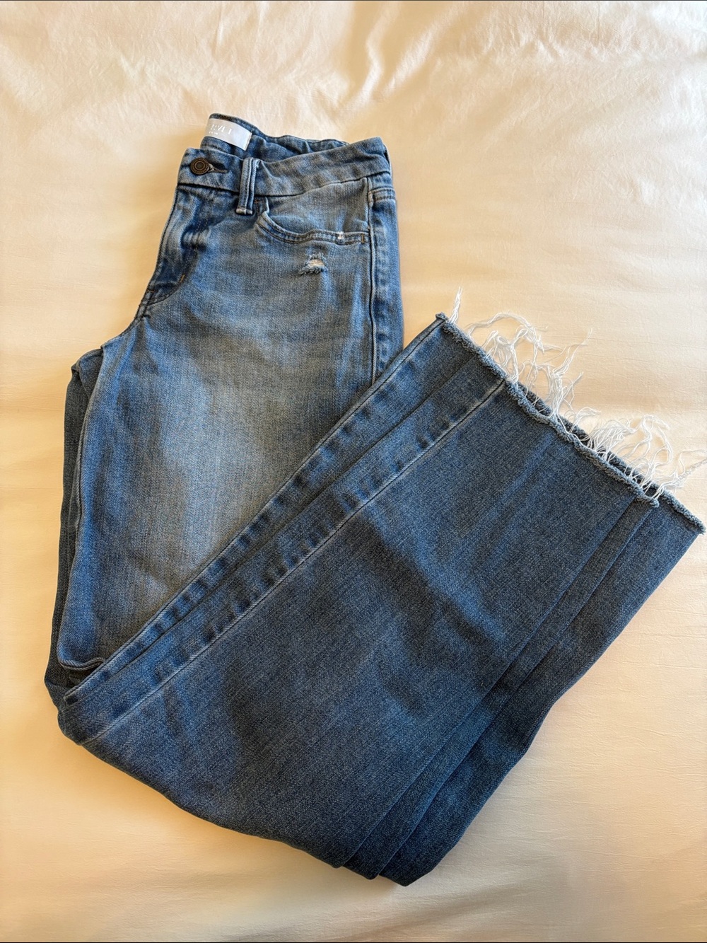 Vervet Olivia Mid Rise Clean Cut Raw Hem Wide Leg size 25